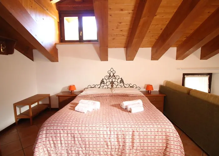 Aquila - Mono Corno Bussola * Brusson